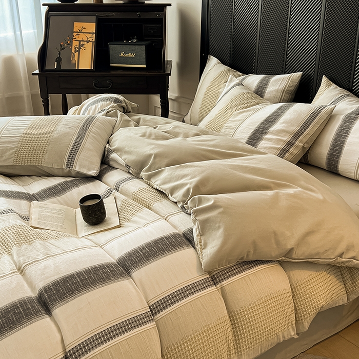 91家纺网 家纺一手货源 找家纺 莱茵家居 2025新款A类简约60S色织提花磨毛四件套 丝序-浅茶灰