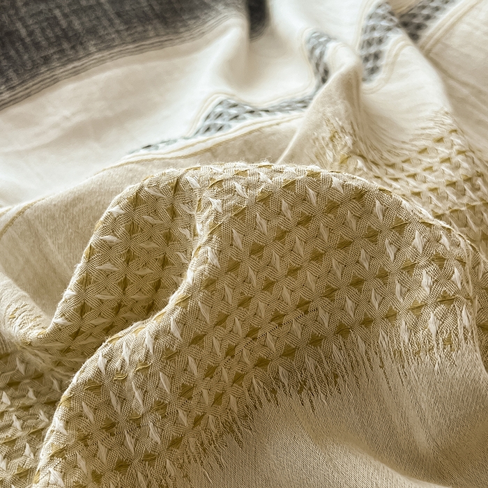 91家纺网 家纺一手货源 找家纺 莱茵家居 2025新款A类简约60S色织提花磨毛四件套 丝序-浅茶灰