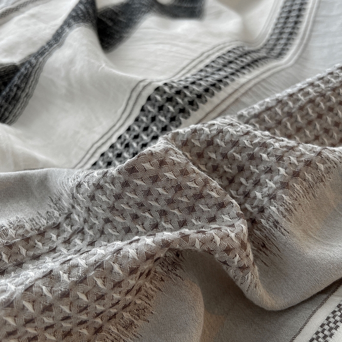 91家纺网 家纺一手货源 找家纺 莱茵家居 2025新款A类简约60S色织提花磨毛四件套 丝序-深霜灰