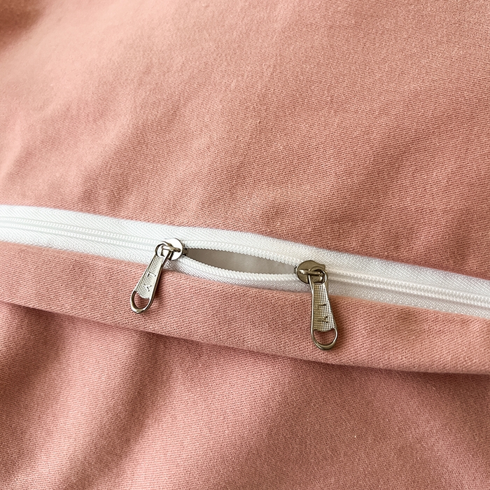 91家纺网 家纺一手货源 找家纺 莱茵家居 2025新款A类简约60S色织提花磨毛四件套 丝序-胭脂粉