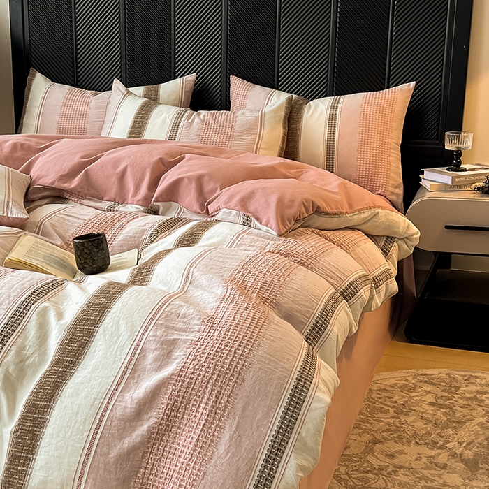 91家纺网 家纺一手货源 找家纺 莱茵家居 2025新款A类简约60S色织提花磨毛四件套 丝序-胭脂粉