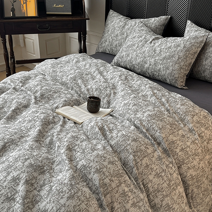 91家纺网 家纺一手货源 找家纺 莱茵家居 2025新款A类简约60S色织提花磨毛四件套 织境-深霜灰