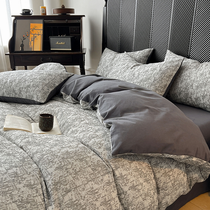 91家纺网 家纺一手货源 找家纺 莱茵家居 2025新款A类简约60S色织提花磨毛四件套 织境-深霜灰