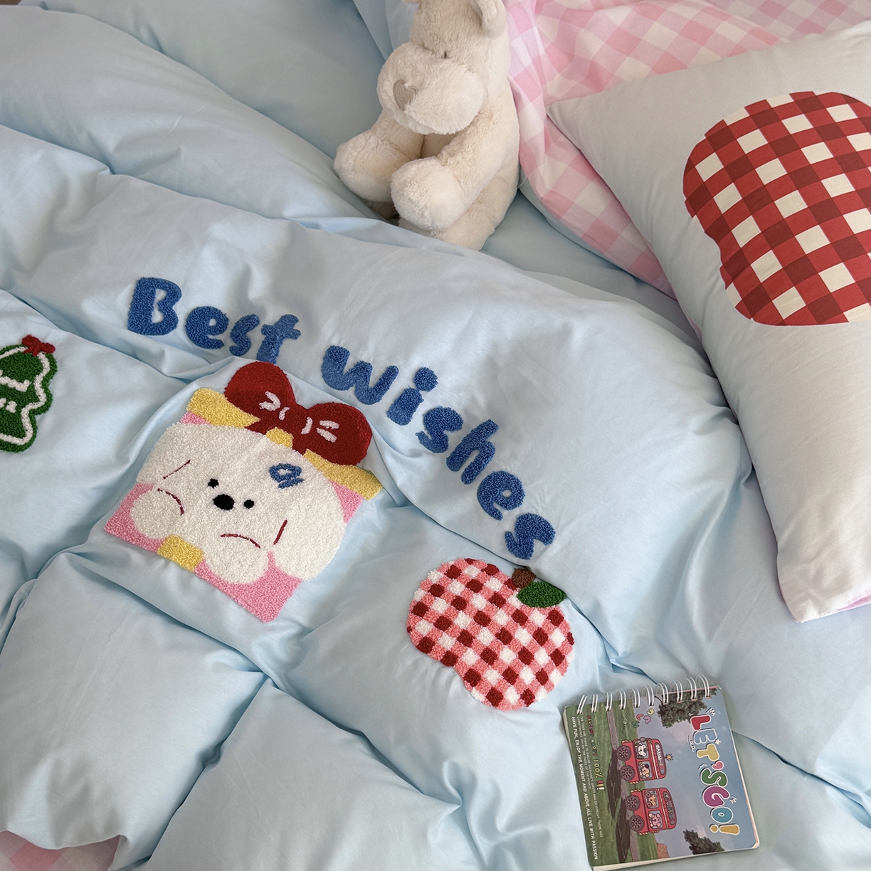 91家纺网 家纺一手货源 找家纺 美乐迪家纺 2025新款全棉毛巾绣绣花四件套 萌趣小狗