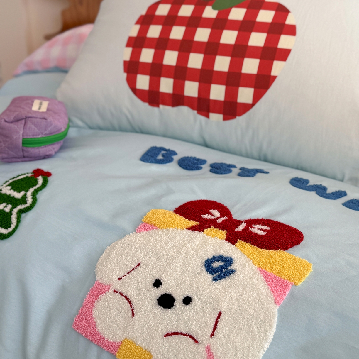 91家纺网 家纺一手货源 找家纺 美乐迪家纺 2025新款全棉毛巾绣绣花四件套 萌趣小狗