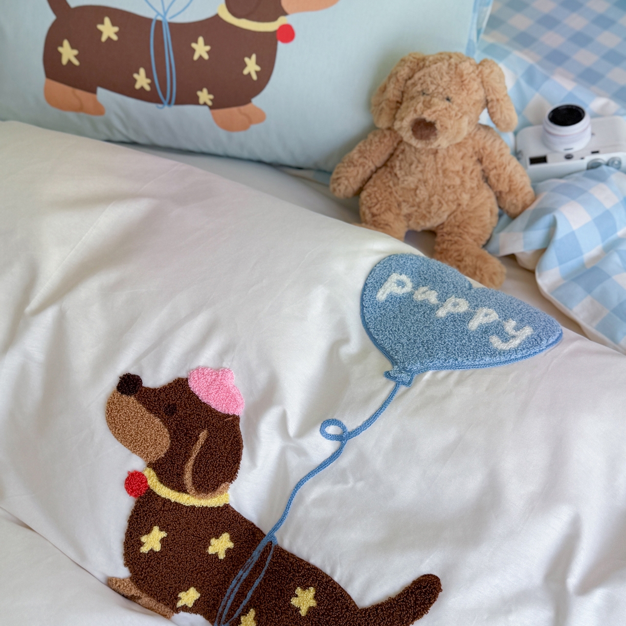 91家纺网 家纺一手货源 找家纺 美乐迪家纺 2025新款全棉毛巾绣绣花四件套 气球腊肠狗