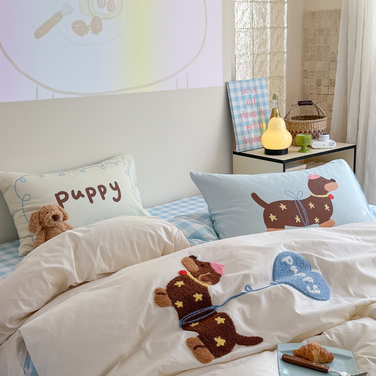 91家纺网 家纺一手货源 找家纺 美乐迪家纺 2025新款全棉毛巾绣绣花四件套 气球腊肠狗