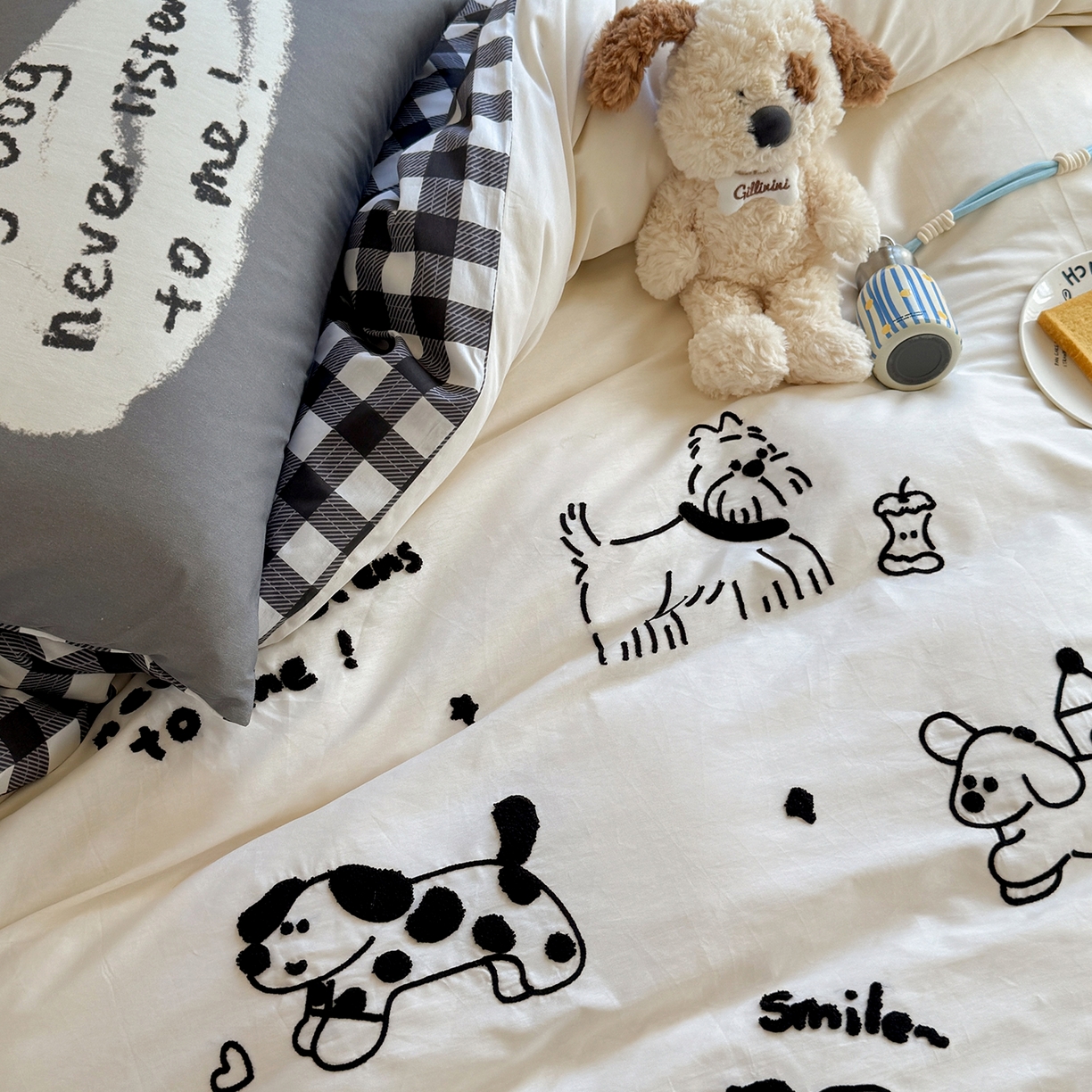 91家纺网 家纺一手货源 找家纺 美乐迪家纺 2025新款全棉毛巾绣绣花四件套 休闲狗狗