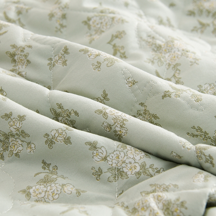 91家纺网 家纺一手货源 找家纺 艾兜坊 2025新款小碎花水洗棉双人枕套 绿野