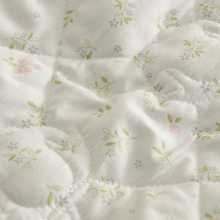 91家纺网 家纺一手货源 找家纺 艾兜坊 2025新款小碎花水洗棉双人枕套 树叶熊