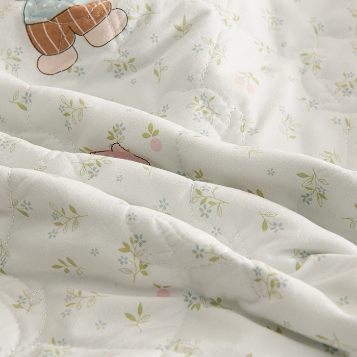 91家纺网 家纺一手货源 找家纺 艾兜坊 2025新款小碎花水洗棉双人枕套 树叶熊