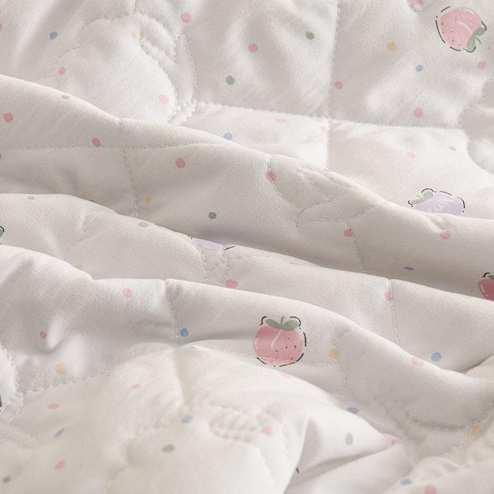 91家纺网 家纺一手货源 找家纺 艾兜坊 2025新款小碎花水洗棉双人枕套 小桃子