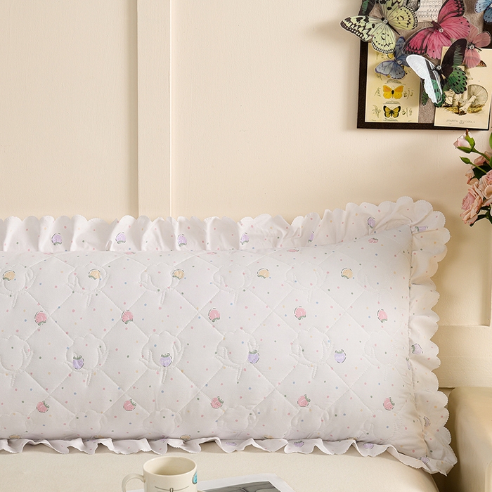 91家纺网 家纺一手货源 找家纺 艾兜坊 2025新款小碎花水洗棉双人枕套 小桃子