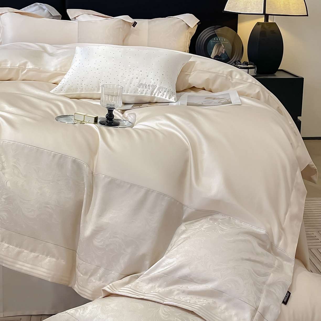 91家纺网 家纺一手货源 找家纺 （总）2025新款高端A类贡缎提花长绒棉四件套纯棉全棉拼接被套纯色被套热款床上用品-南翎