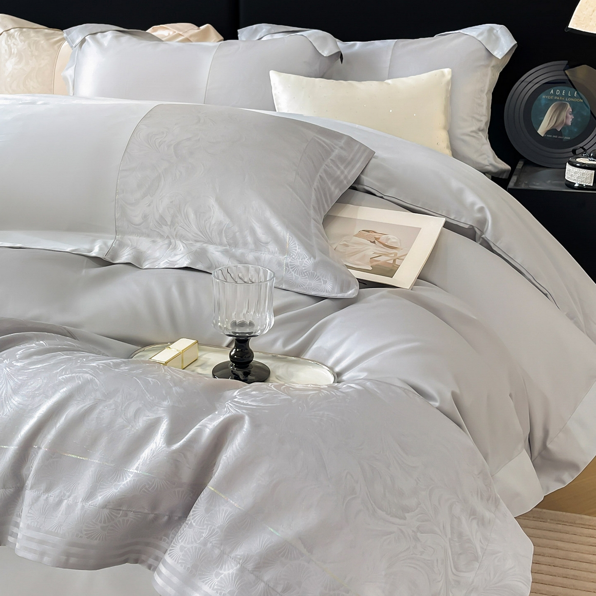 91家纺网 家纺一手货源 找家纺 （总）2025新款高端A类贡缎提花长绒棉四件套纯棉全棉拼接被套纯色被套热款床上用品-南翎