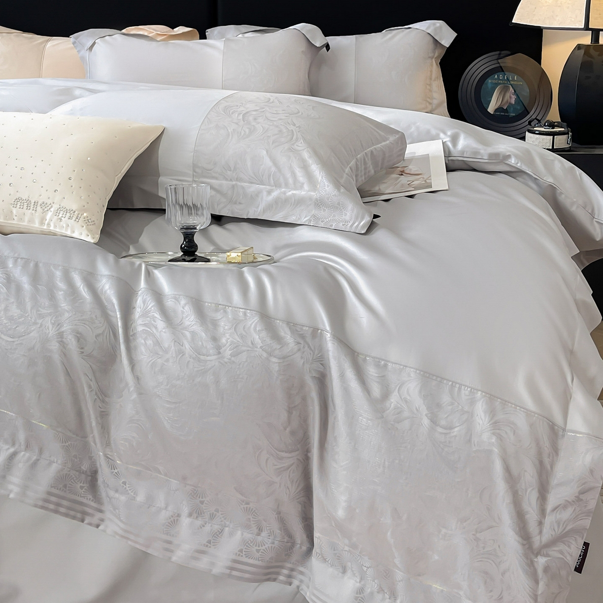 91家纺网 家纺一手货源 找家纺 2025新款高端A类贡缎提花长绒棉四件套纯棉全棉拼接被套纯色被套热款床上用品-南翎 南翎-夜灰