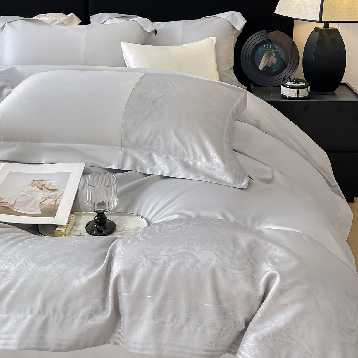 91家纺网 家纺一手货源 找家纺 2025新款高端A类贡缎提花长绒棉四件套纯棉全棉拼接被套纯色被套热款床上用品-南翎 南翎-夜灰