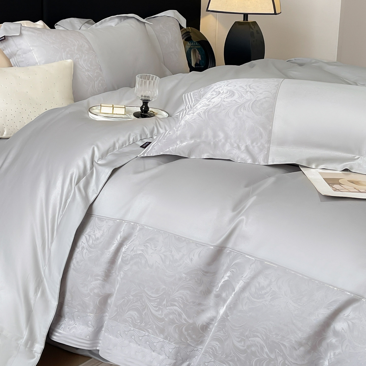 91家纺网 家纺一手货源 找家纺 2025新款高端A类贡缎提花长绒棉四件套纯棉全棉拼接被套纯色被套热款床上用品-南翎 南翎-夜灰