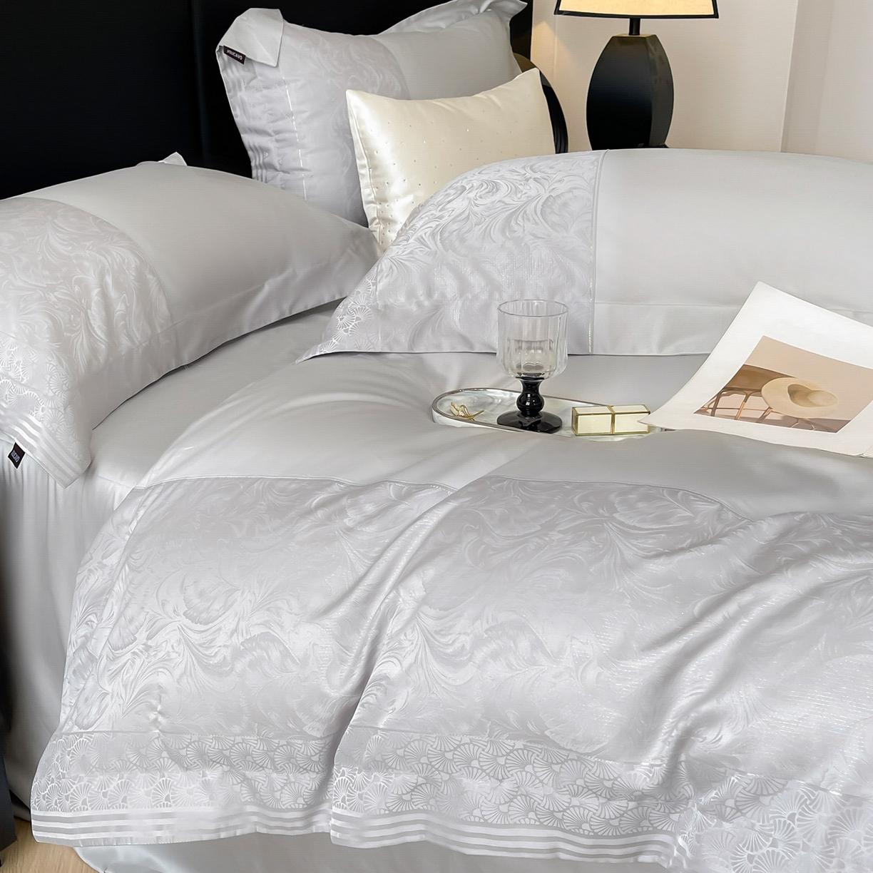 91家纺网 家纺一手货源 找家纺 2025新款高端A类贡缎提花长绒棉四件套纯棉全棉拼接被套纯色被套热款床上用品-南翎 南翎-夜灰