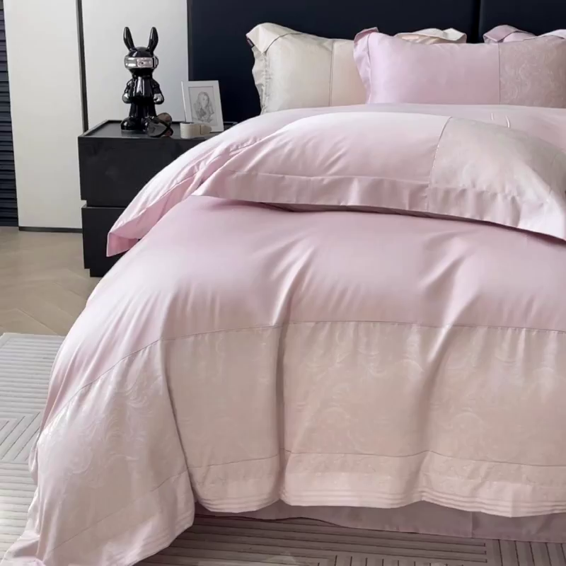 91家纺网 家纺一手货源 找家纺 2025新款高端A类贡缎提花长绒棉四件套纯棉全棉拼接被套纯色被套热款床上用品-南翎 南翎-芸粉