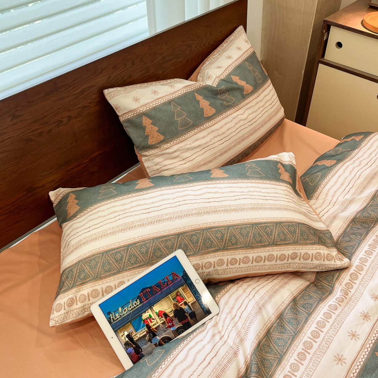 91家纺网 家纺一手货源 找家纺 典曼家纺 2025秋冬新品美拉德卡通磨毛四件套 时光