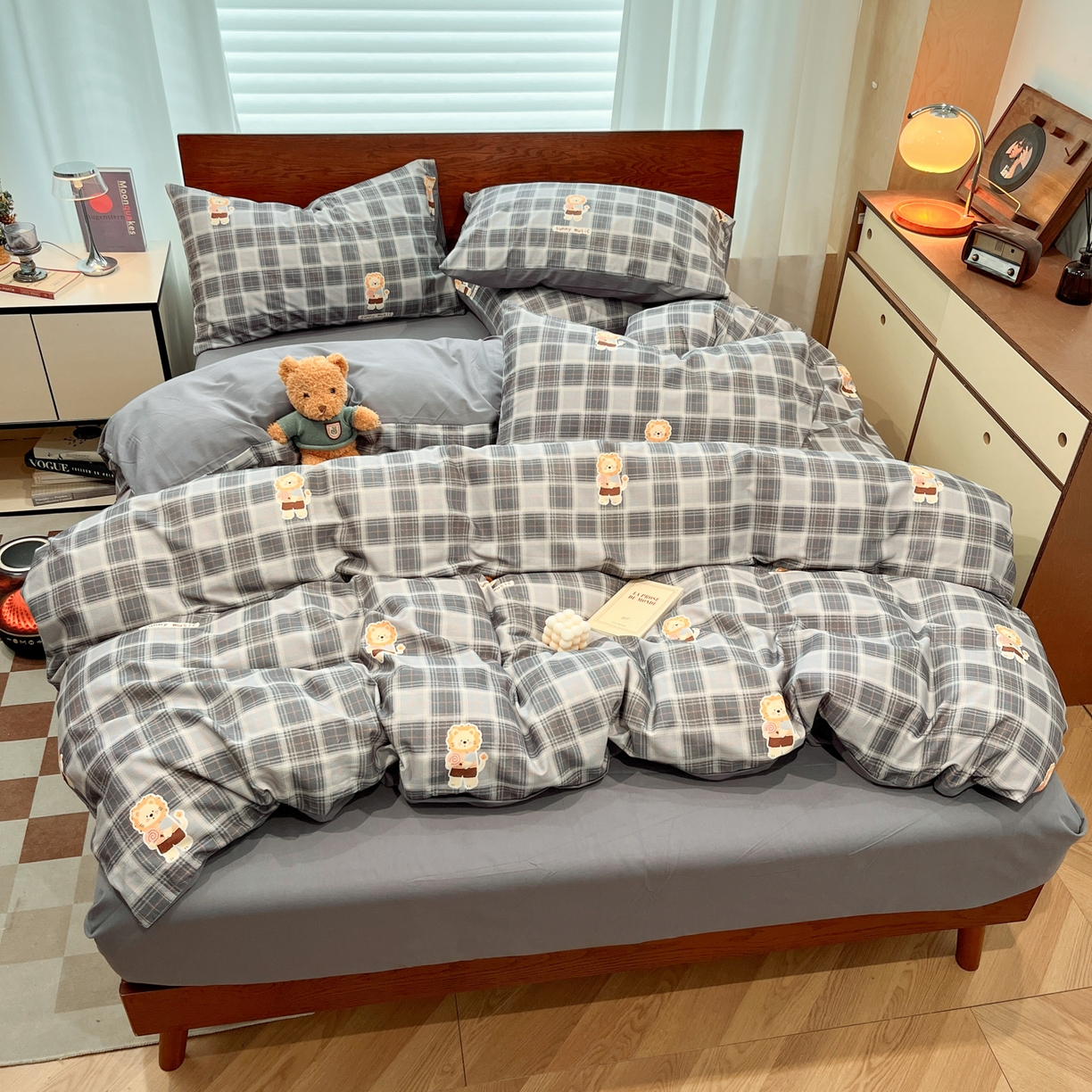 91家纺网 家纺一手货源 找家纺 典曼家纺 2025秋冬新品美拉德卡通磨毛四件套 小萌狮