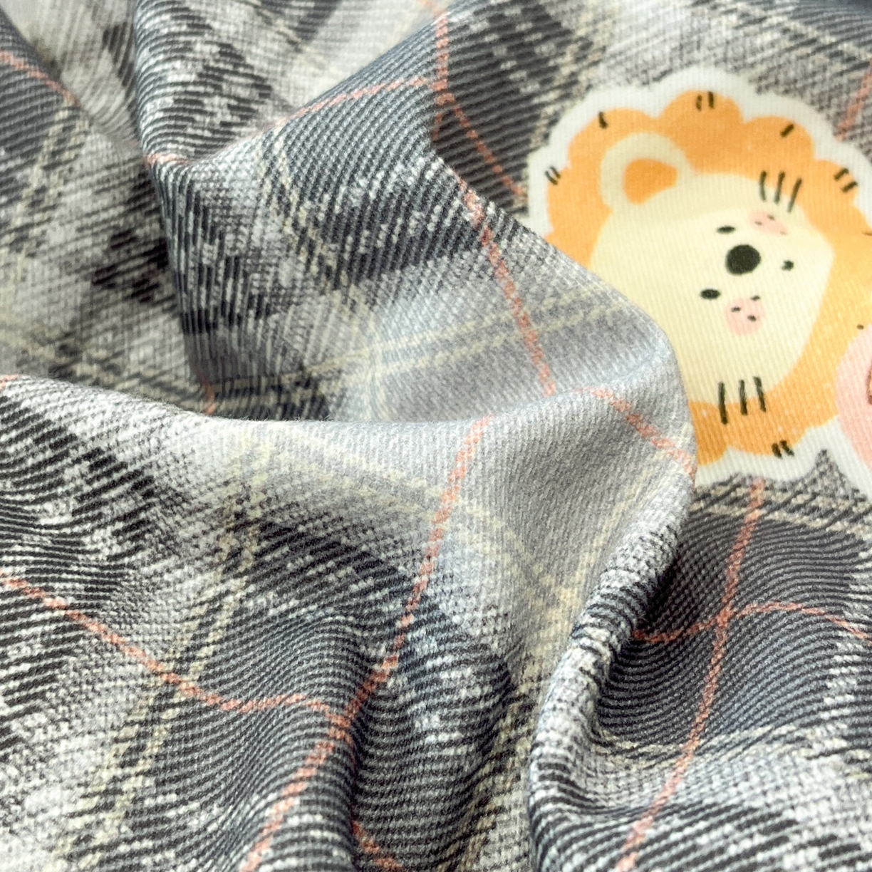 91家纺网 家纺一手货源 找家纺 典曼家纺 2025秋冬新品美拉德卡通磨毛四件套 小萌狮