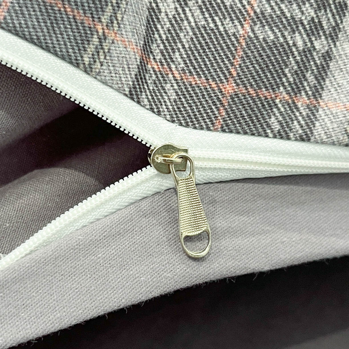 91家纺网 家纺一手货源 找家纺 典曼家纺 2025秋冬新品美拉德卡通磨毛四件套 小萌狮