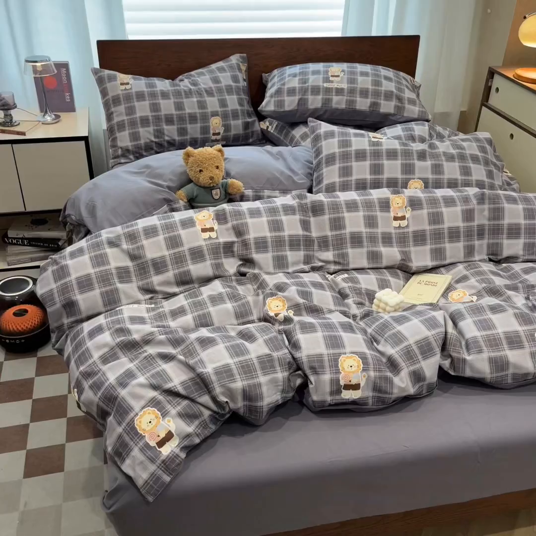 91家纺网 家纺一手货源 找家纺 典曼家纺 2025秋冬新品美拉德卡通磨毛四件套 小萌狮