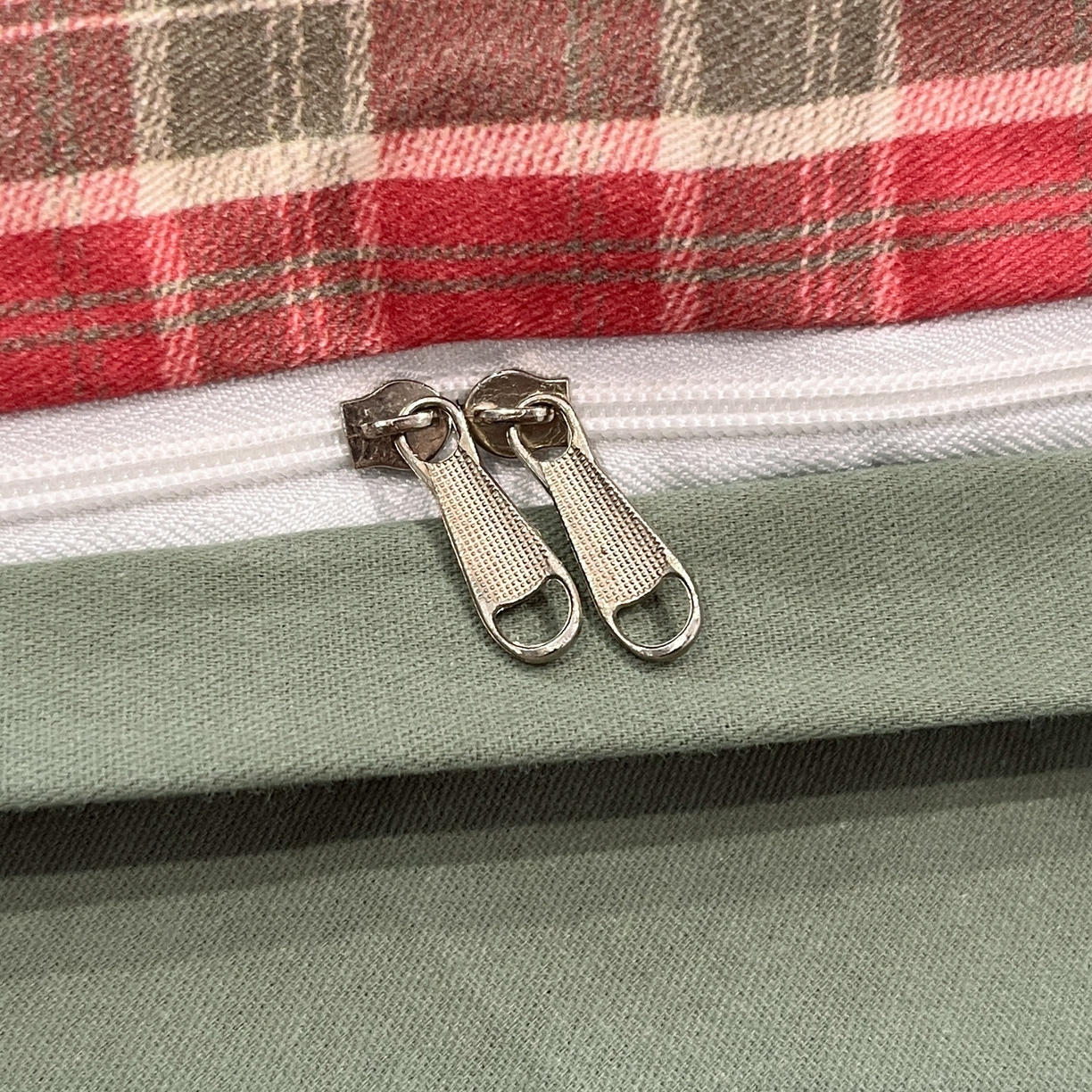 91家纺网 家纺一手货源 找家纺 典曼家纺 2025秋冬新品美拉德卡通磨毛四件套 奥汀小狗