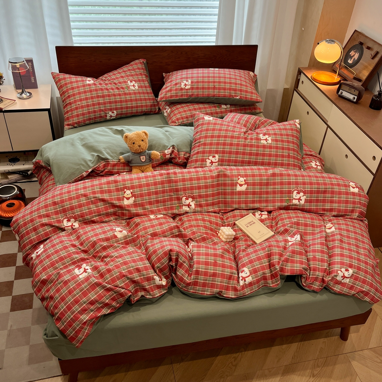 91家纺网 家纺一手货源 找家纺 典曼家纺 2025秋冬新品美拉德卡通磨毛四件套 奥汀小狗