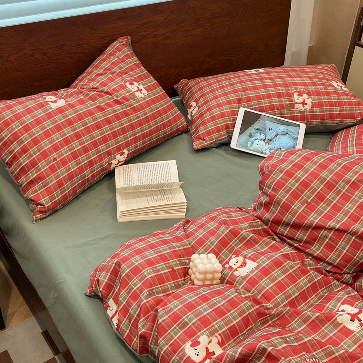 91家纺网 家纺一手货源 找家纺 典曼家纺 2025秋冬新品美拉德卡通磨毛四件套 奥汀小狗