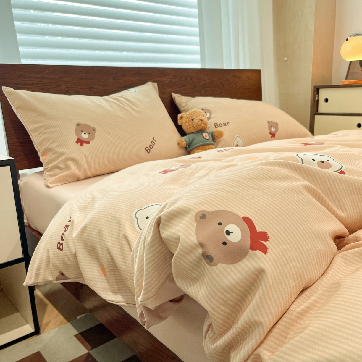 91家纺网 家纺一手货源 找家纺 典曼家纺 2025秋冬新品美拉德卡通磨毛四件套 告白熊