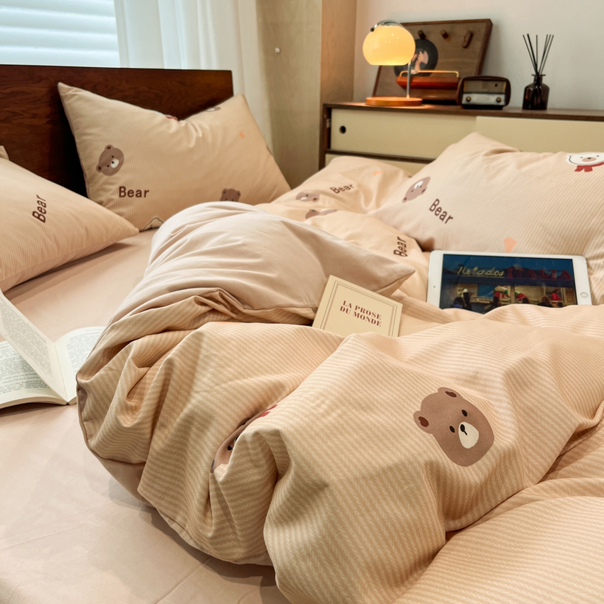 91家纺网 家纺一手货源 找家纺 典曼家纺 2025秋冬新品美拉德卡通磨毛四件套 告白熊