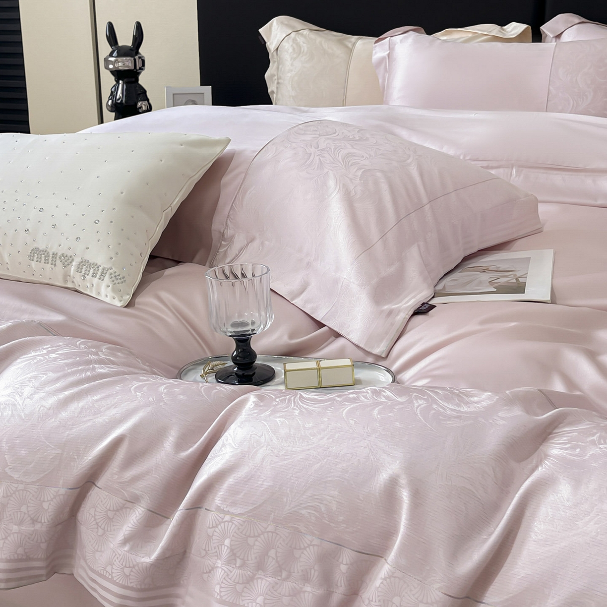 91家纺网 家纺一手货源 找家纺 （总）2025新款高端A类贡缎提花长绒棉四件套纯棉全棉拼接被套纯色被套爆款床上用品-南翎