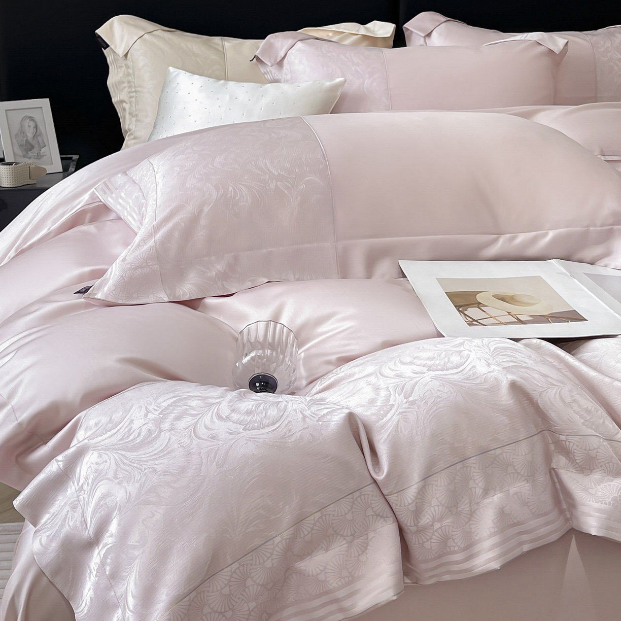 91家纺网 家纺一手货源 找家纺 （总）2025新款高端A类贡缎提花长绒棉四件套纯棉全棉拼接被套纯色被套爆款床上用品-南翎