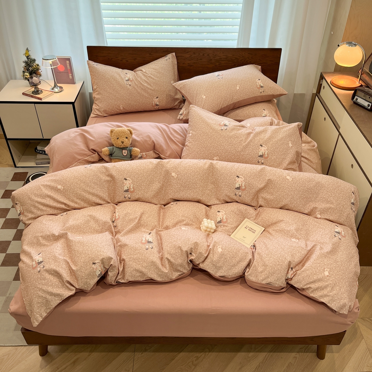 91家纺网 家纺一手货源 找家纺 典曼家纺 2025秋冬新品美拉德卡通磨毛四件套 乐桃