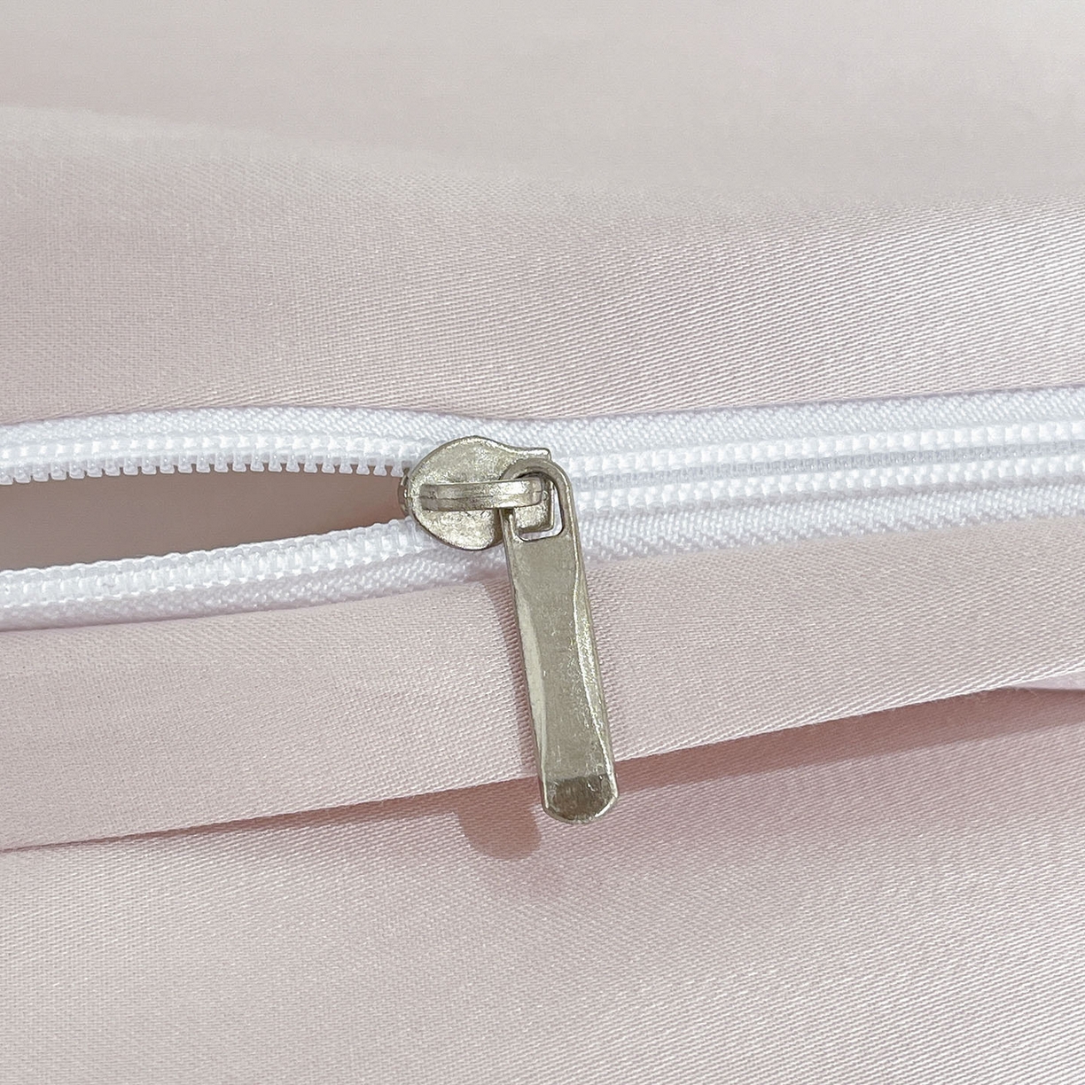 91家纺网 家纺一手货源 找家纺 2025新款高端A类贡缎提花长绒棉四件套纯棉全棉拼接被套纯色被套爆款床上用品-南翎 南翎-芸粉