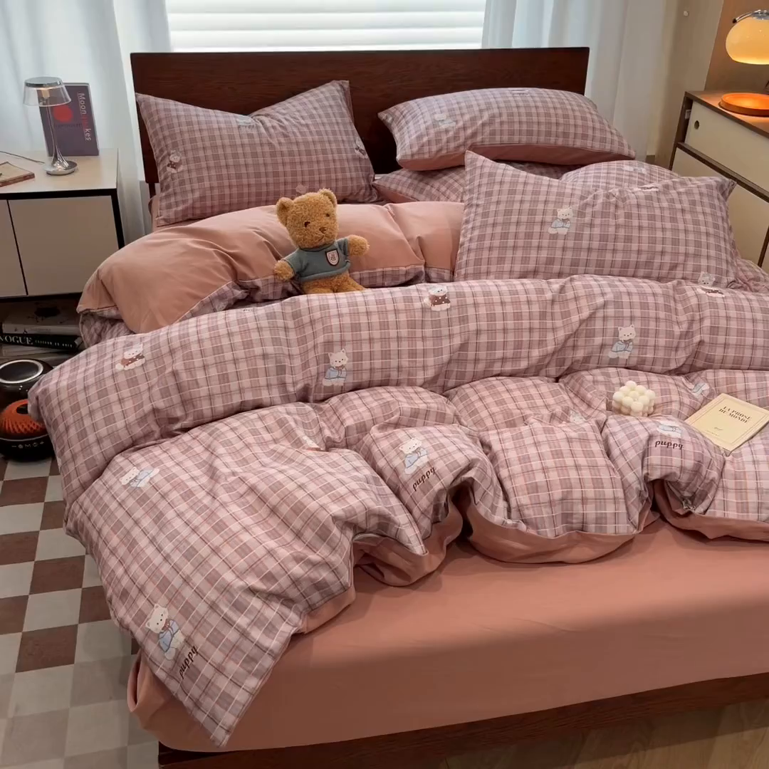 91家纺网 家纺一手货源 找家纺 典曼家纺 2025秋冬新品美拉德卡通磨毛四件套 甜酷猫猫