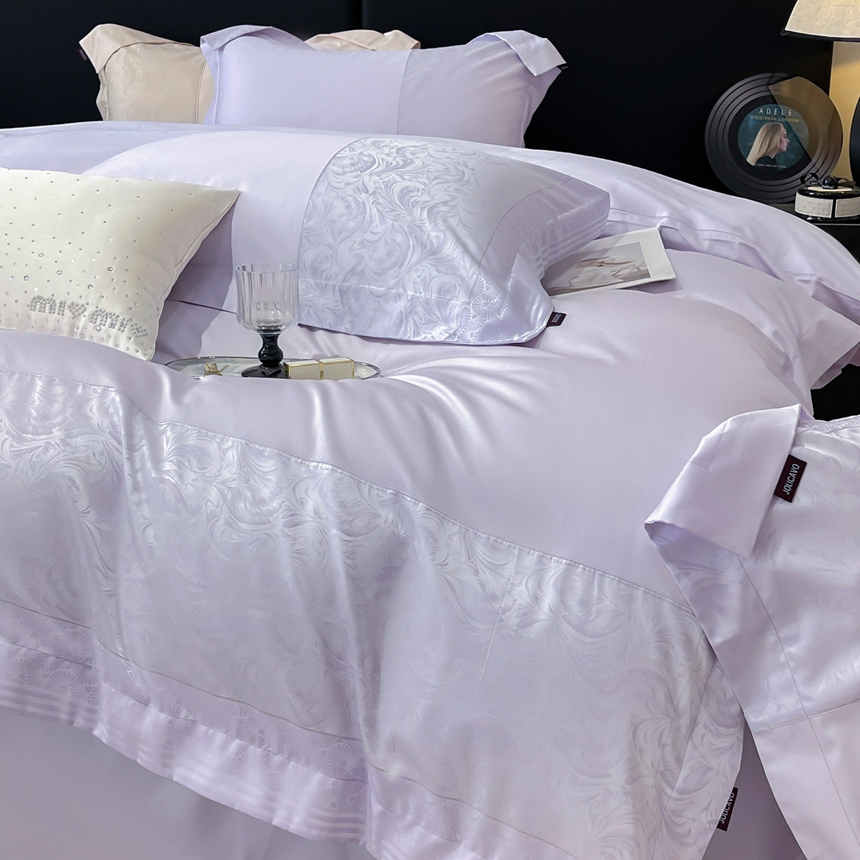 91家纺网 家纺一手货源 找家纺 2025新款高端A类贡缎提花长绒棉四件套纯棉全棉拼接被套纯色被套爆款床上用品-南翎 南翎-黛紫