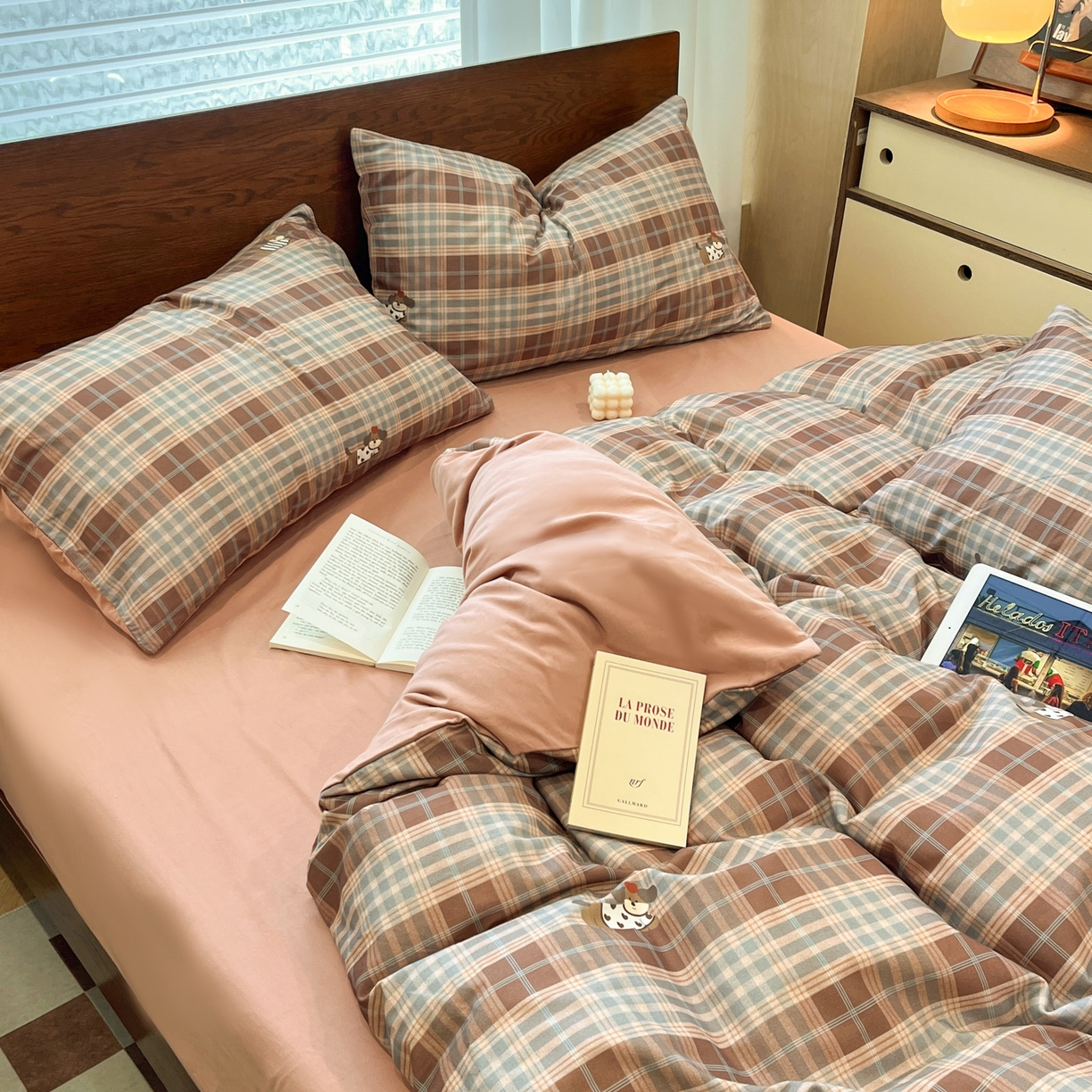 91家纺网 家纺一手货源 找家纺 典曼家纺 2025秋冬新品美拉德卡通磨毛四件套 甜心小狗