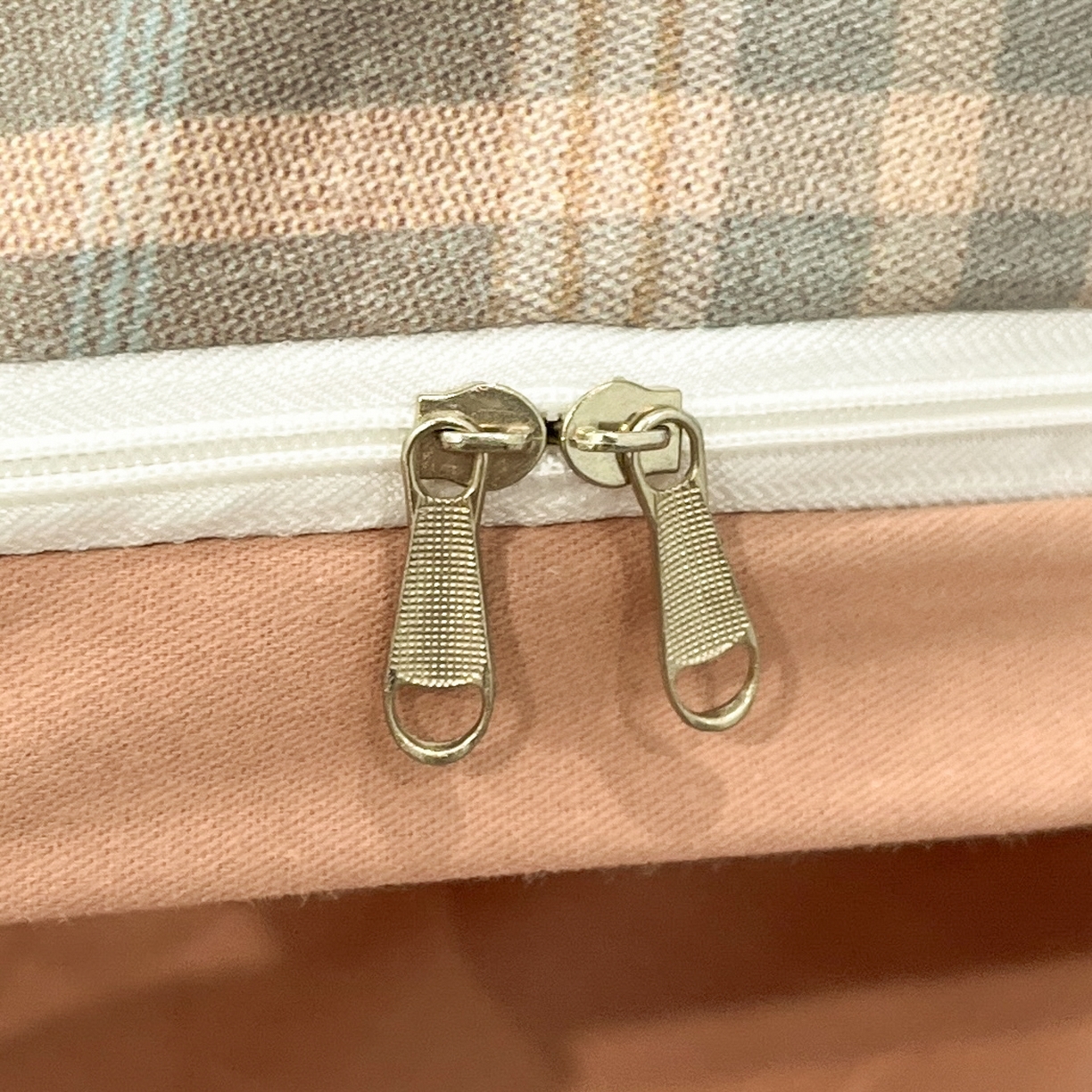 91家纺网 家纺一手货源 找家纺 典曼家纺 2025秋冬新品美拉德卡通磨毛四件套 甜心小狗