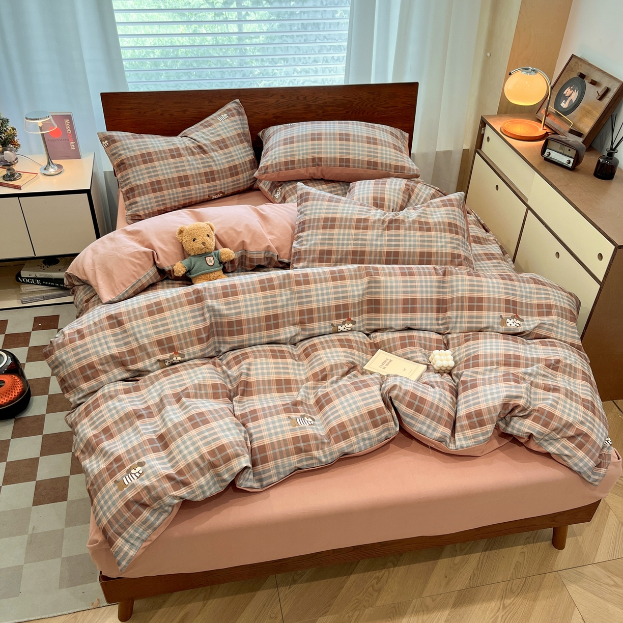 91家纺网 家纺一手货源 找家纺 典曼家纺 2025秋冬新品美拉德卡通磨毛四件套 甜心小狗