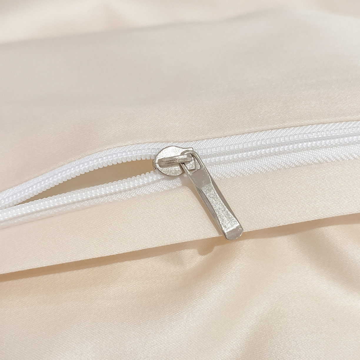 91家纺网 家纺一手货源 找家纺 2025新款高端A类贡缎提花长绒棉四件套纯棉全棉拼接被套纯色被套爆款床上用品-南翎 南翎-柔杏