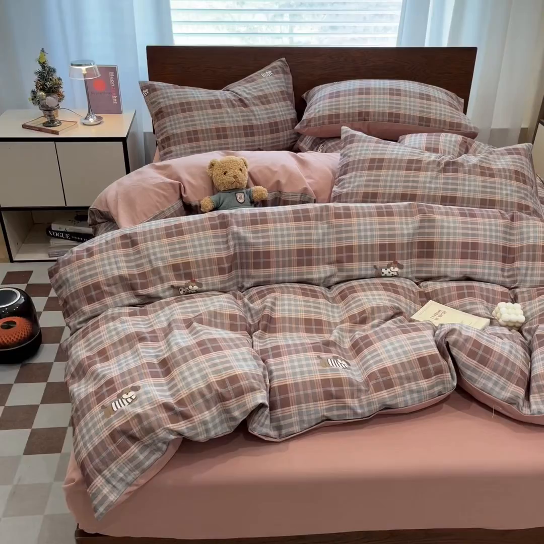 91家纺网 家纺一手货源 找家纺 典曼家纺 2025秋冬新品美拉德卡通磨毛四件套 甜心小狗