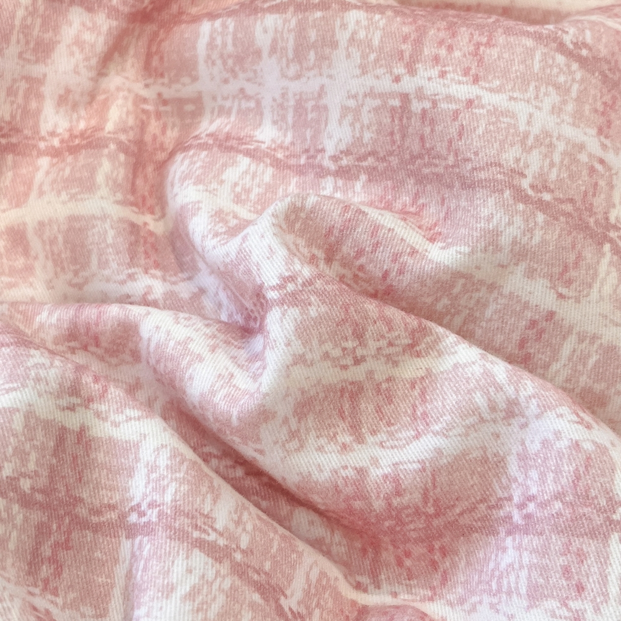 91家纺网 家纺一手货源 找家纺 典曼家纺 2025秋冬新品美拉德卡通磨毛四件套 邂逅-粉