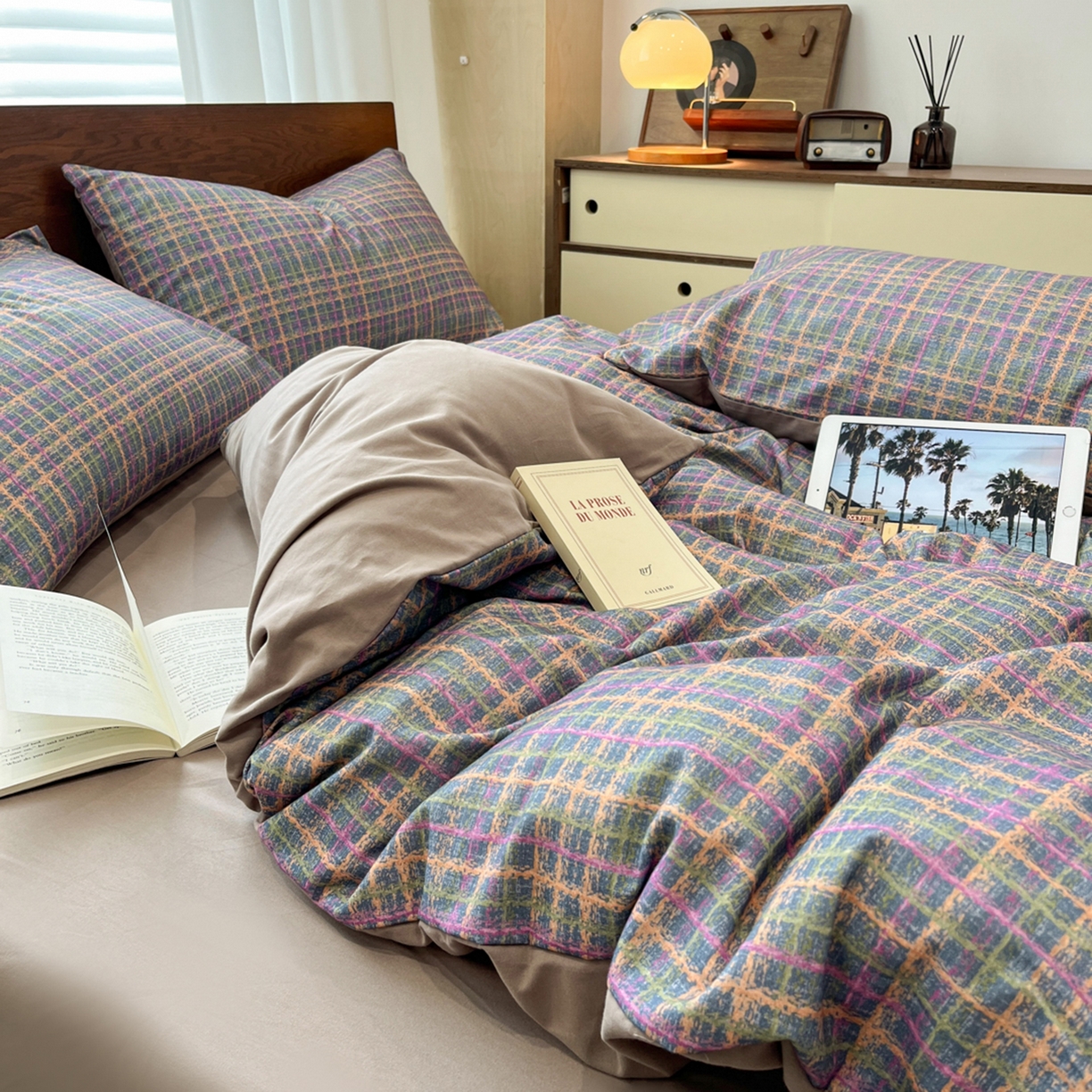 91家纺网 家纺一手货源 找家纺 典曼家纺 2025秋冬新品美拉德卡通磨毛四件套 邂逅-紫