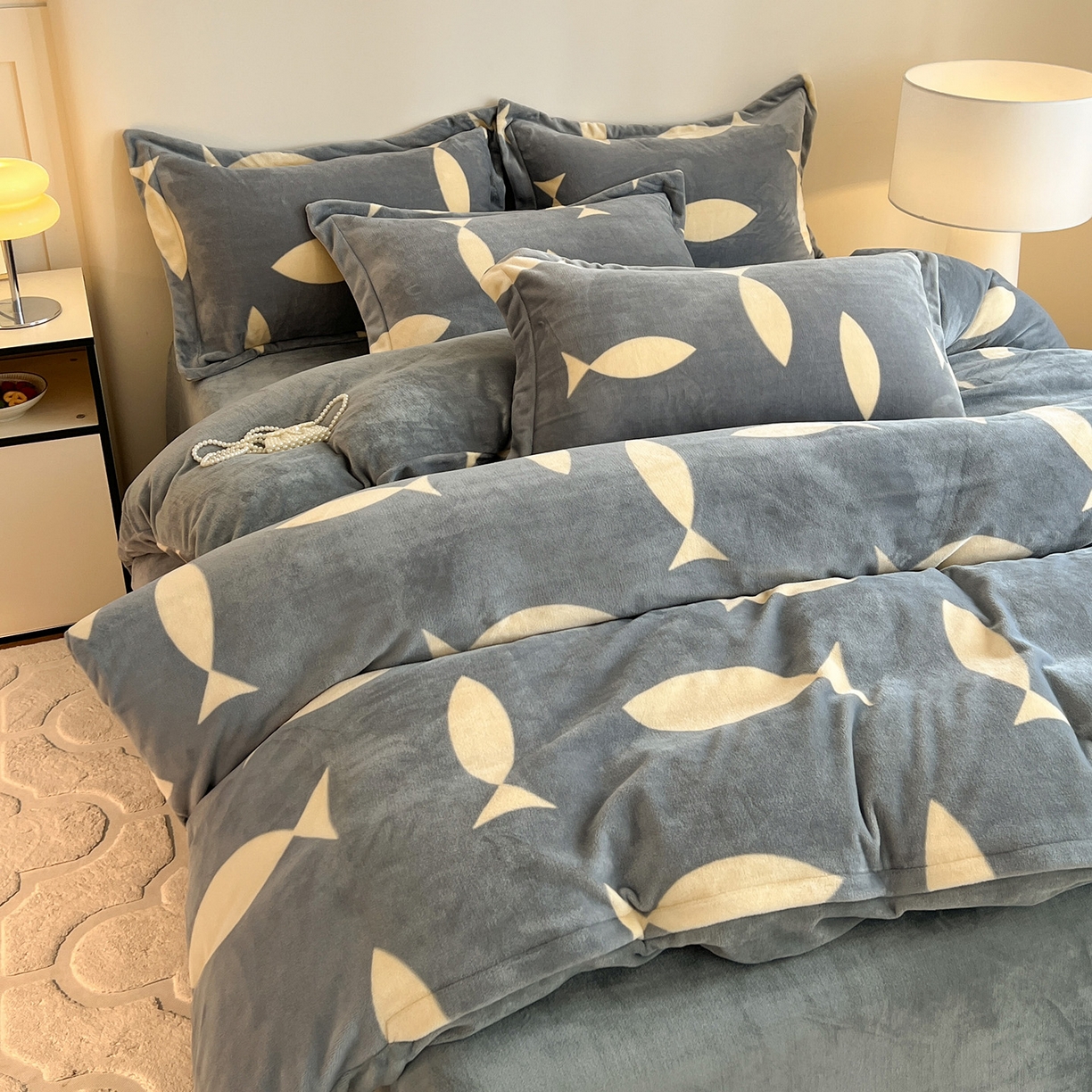 91家纺网 家纺一手货源 找家纺 （总）富馨莱 2025新款牛奶绒印花四件套240克面料支持一件定制尺寸