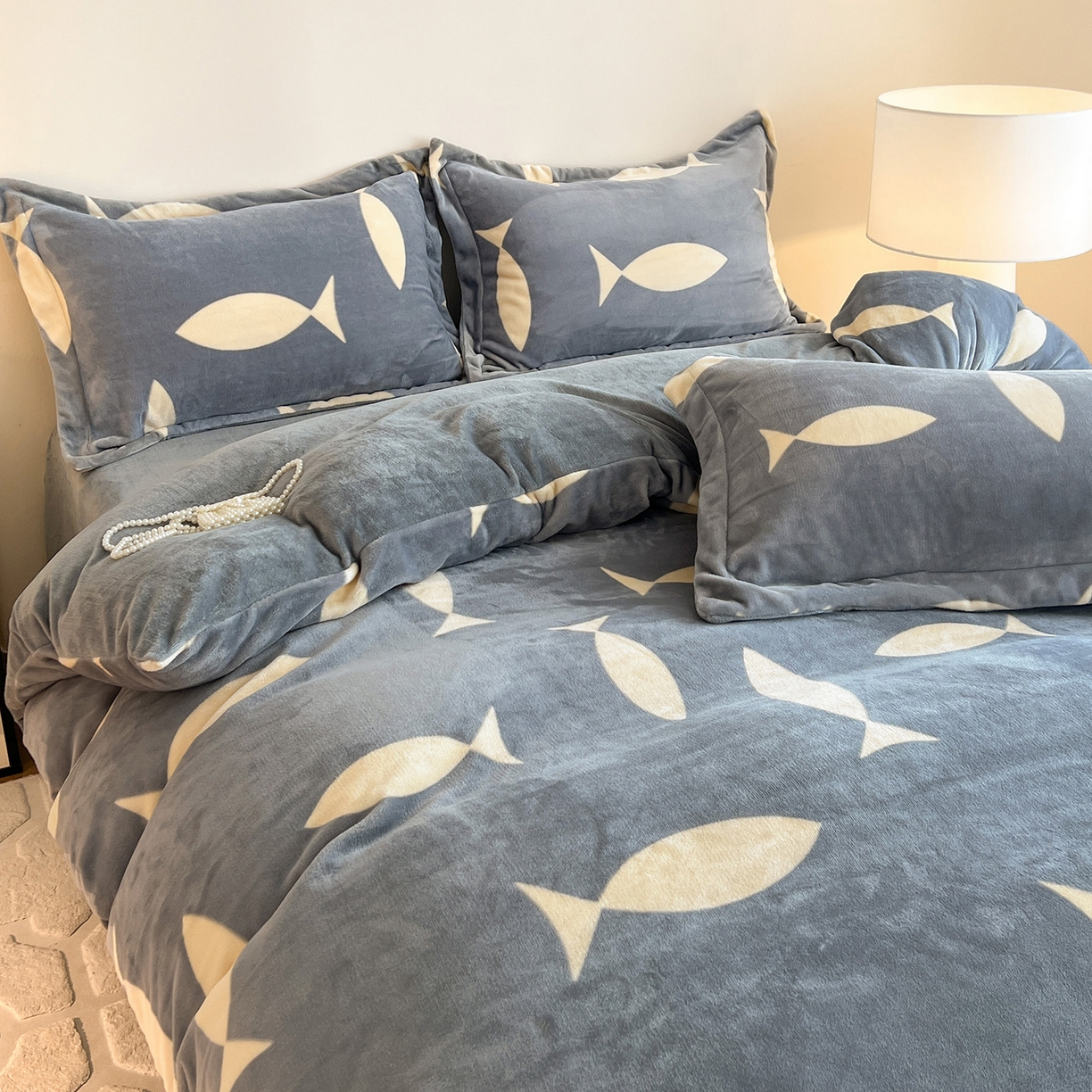 91家纺网 家纺一手货源 找家纺 （总）富馨莱 2025新款牛奶绒印花四件套240克面料支持一件定制尺寸