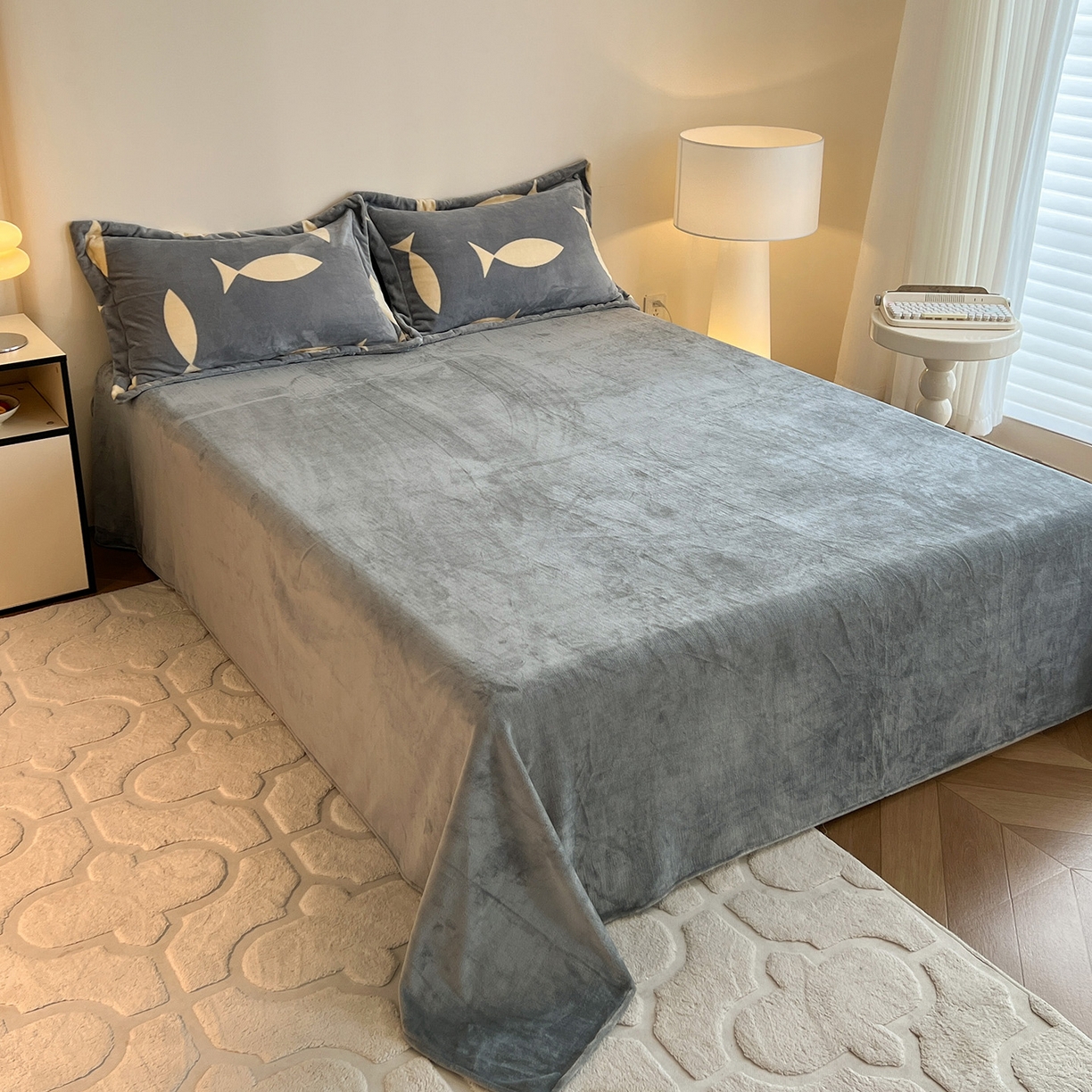 91家纺网 家纺一手货源 找家纺 （总）富馨莱 2025新款牛奶绒印花四件套240克面料支持一件定制尺寸